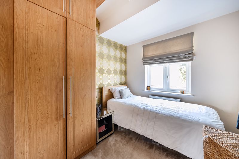 Bedroom- click for photo gallery